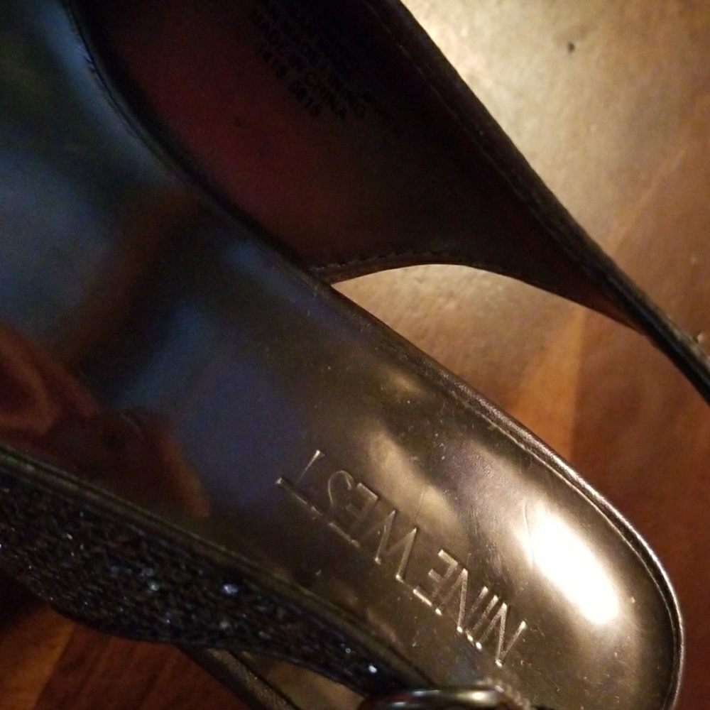 Shoes - Picture 4 of 5